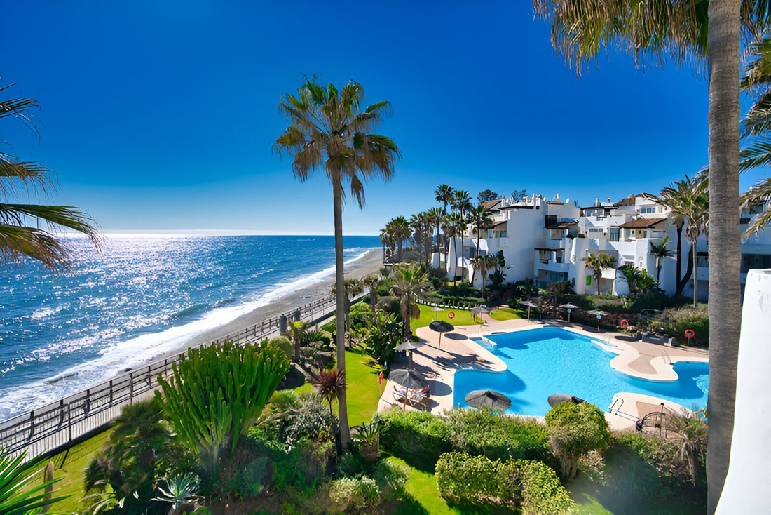 Apartment in Puerto Banus, Marbella, Spain 1 - 15604472