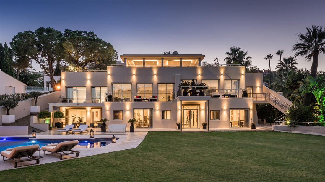Villa in Nueva Andalucia, Marbella, Spain 2 - 15604412