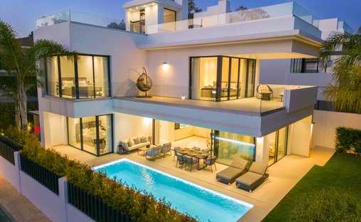 Villa in Golden Mile, Andalusia, Spain 1