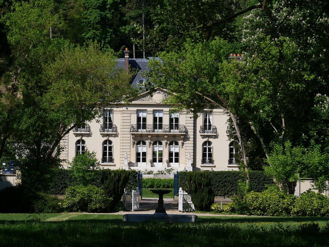 A Neoclassical Dream in Monet’s Giverny – Where Time Stands Still