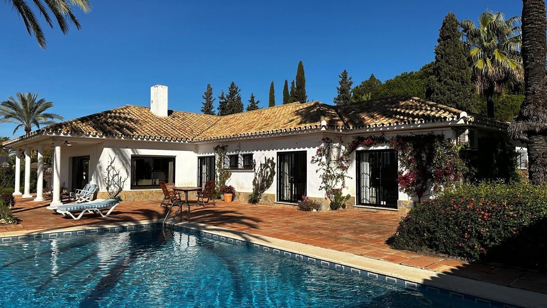 Villa in Elviria-Cabopino, Marbella, Spain 2 - 15611960