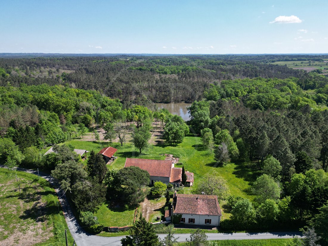 Villa in Saint-Andre-de-Double, Nouvelle-Aquitaine, France 1 - 15613760