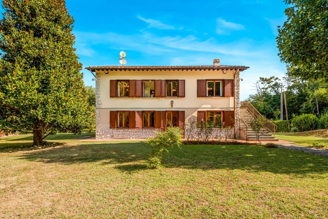 Villa in Sant'Anna - San Donato Area, Lucca, Tuscany 3 - 15609984