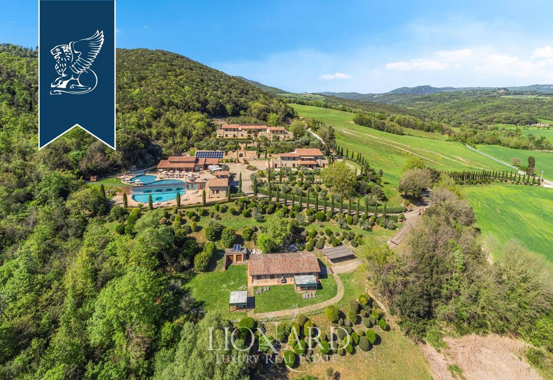 Villa in Montecatini Val di Cecina, Tuscany, Italy 2 - 14432952
