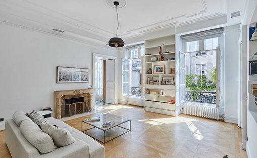 Apartment in Saint Thomas d'Aquin, Paris 7e Arrondissement, Paris 1