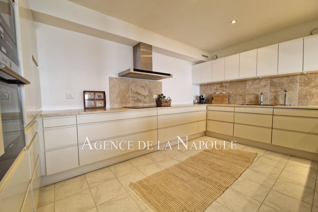 Villa in Théoule-sur-Mer, Provence-Alpes-Côte d'Azur, France 4 - 15608293