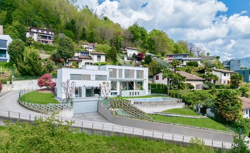 House in Muzzano, Ticino, Switzerland 1