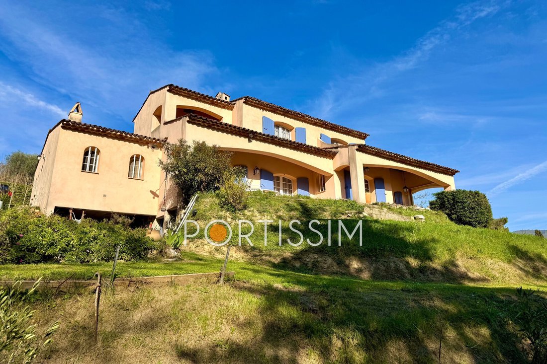 Villa in Tourrette-Levens, Provence-Alpes-Côte d'Azur, France 3 - 15610881