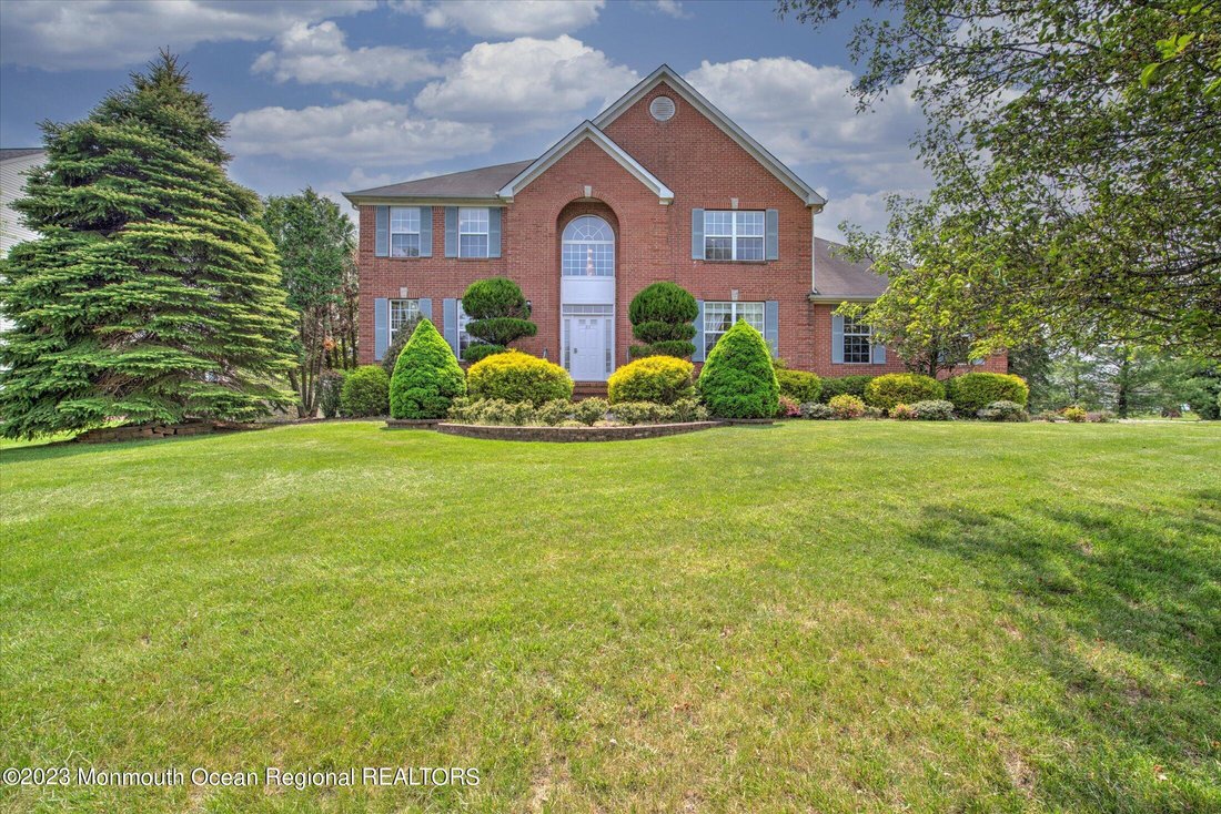 House in Marlboro Township, New Jersey, United States 1 - 15609778