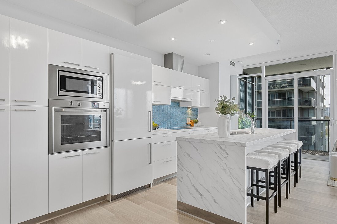 Condo in Toronto, Ontario, Canada 2 - 15616476