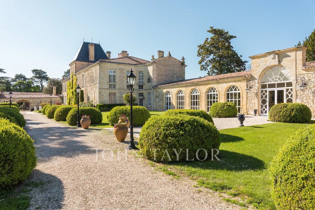 Castle in Grand Parc-Chartrons-Paul Doumer, Bordeaux, France 3 - 15617070