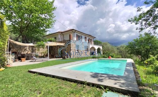 Villa in Sarzana, Liguria, Italy 1