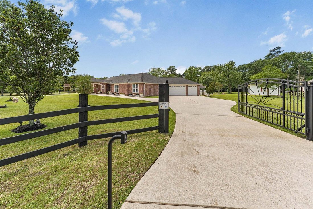 House in Pinehurst, Texas, United States 4 - 15563652