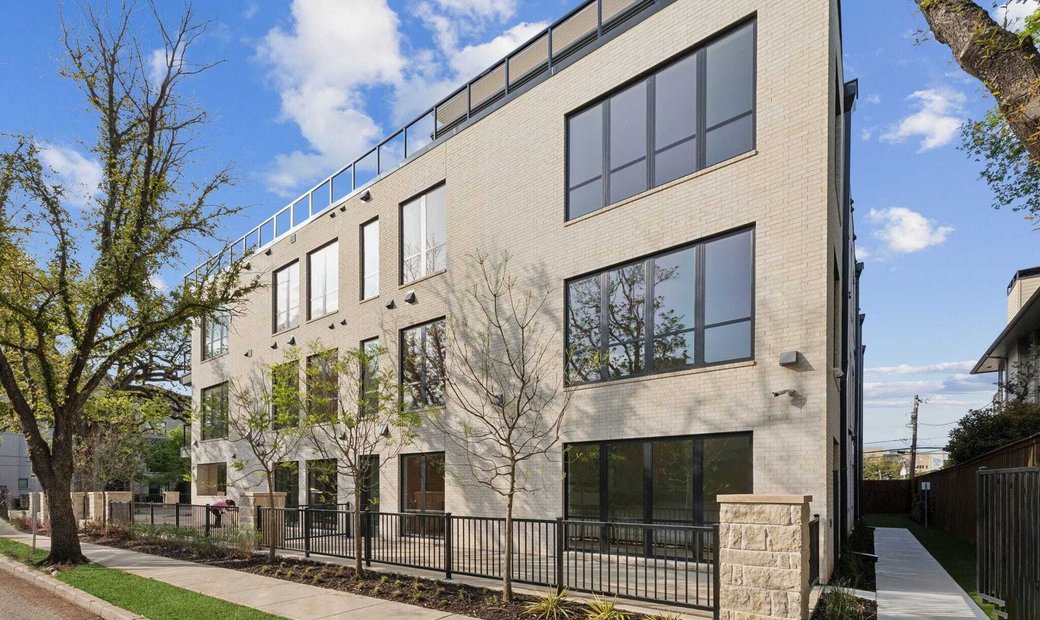Picture of Penthouse Perfection In Dallas, Texas, United States For Sale (15610007)
