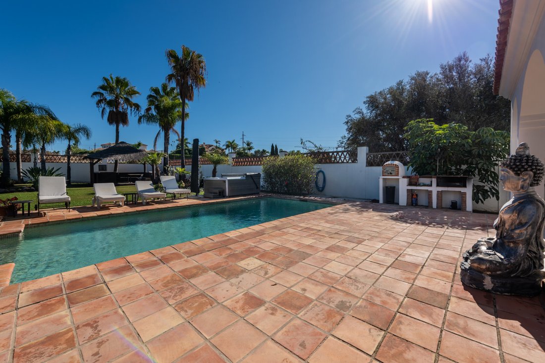 Villa in Bel-Air, Estepona, Andalusia 5 - 15611072