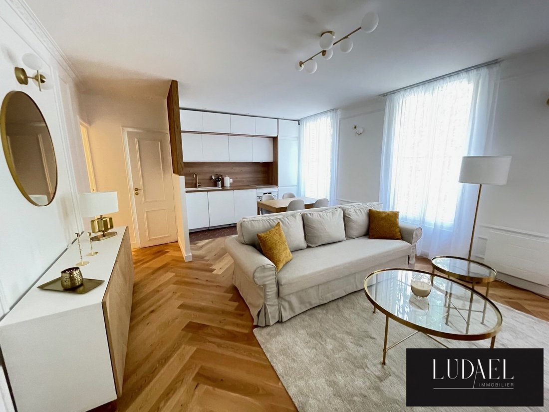 Apartment in La Fourche-Guy Môquet, Paris 17e Arrondissement, Paris 2 - 15610477