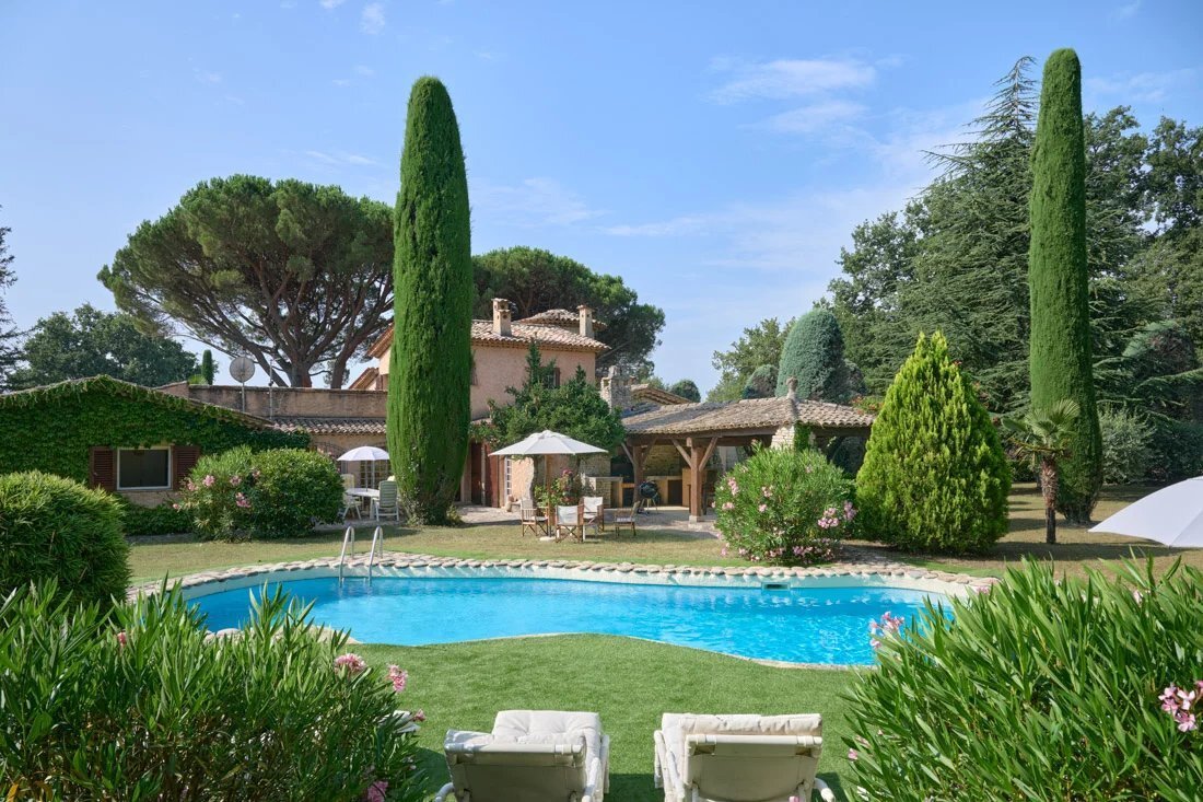 Estate in Saint-Vallier-de-Thiey, Provence-Alpes-Côte d'Azur, France 1 - 14574327