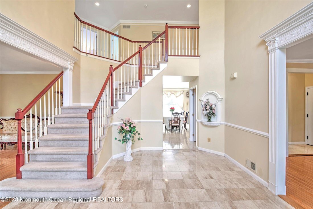House in Marlboro Township, New Jersey, United States 4 - 15609778