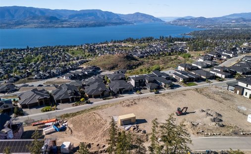 Terreno a Kelowna, Columbia Britannica, Canada 1