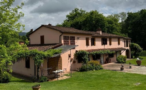 Country House in Camigliano, Capannori, Tuscany 1