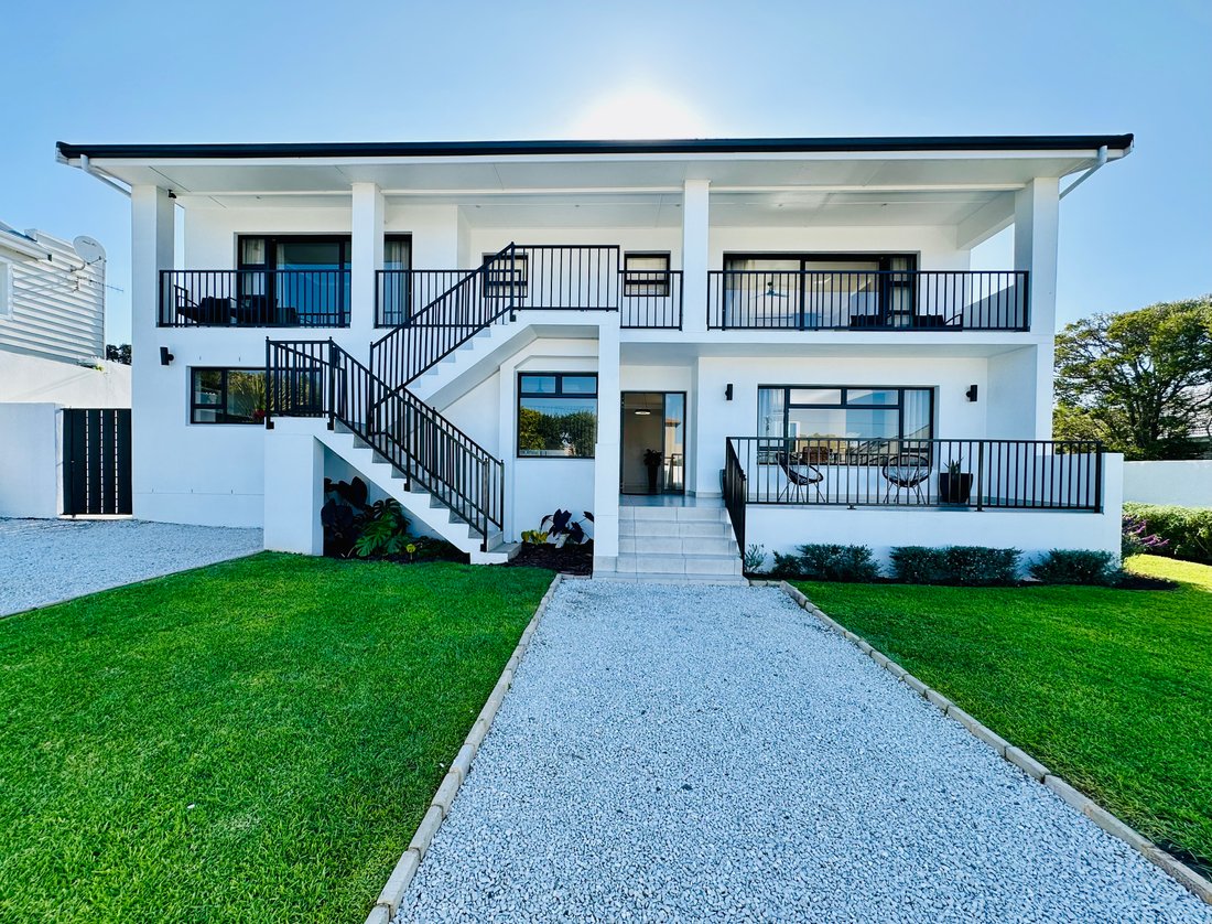 Country House in Overstrand Local Municipality, Western Cape, South Africa 1 - 15607581
