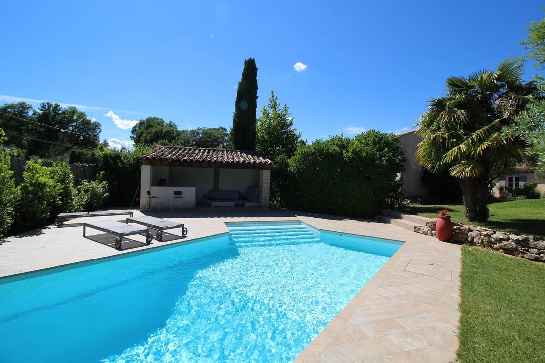 Villa in Brignoles, Provence-Alpes-Côte d'Azur, Frankreich 2 - 15606947