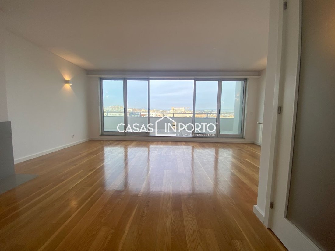 Apartment in Matosinhos e Leca da Palmeira, Porto District, Portugal 4 - 15608693