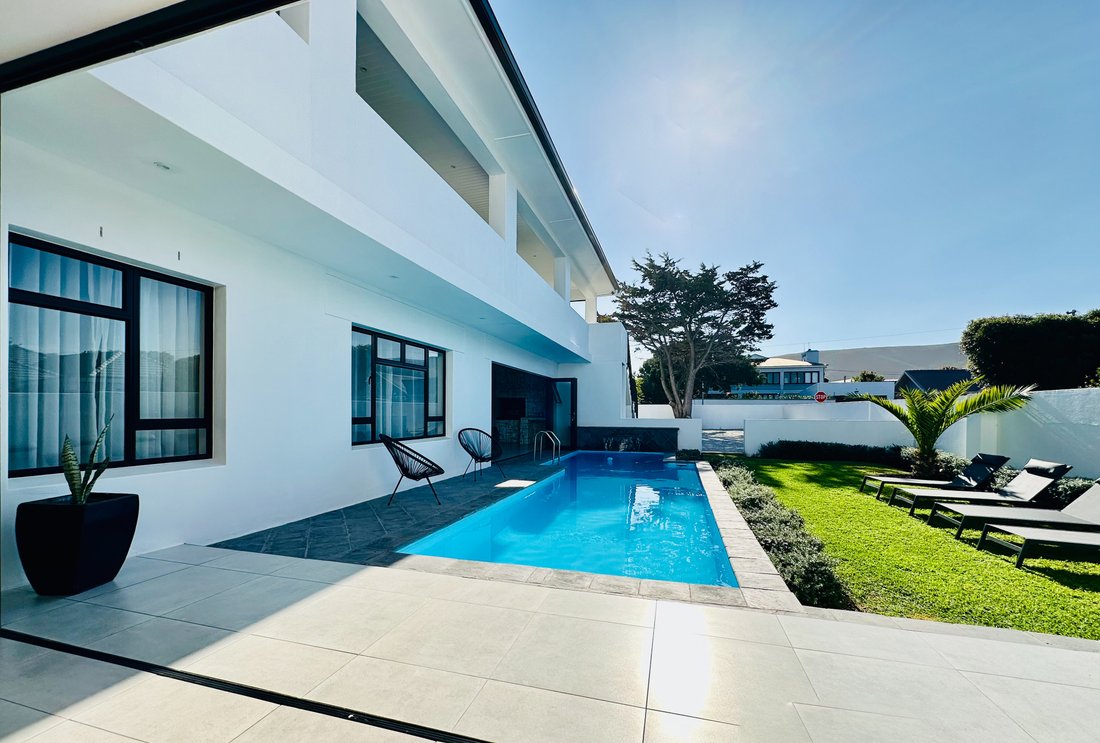 Country House in Overstrand Local Municipality, Western Cape, South Africa 2 - 15607581