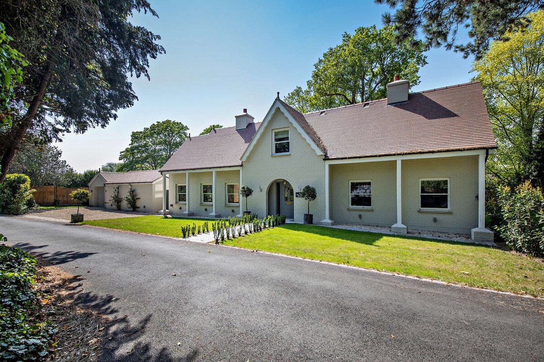 House in Datchet, England 1 - 15608656