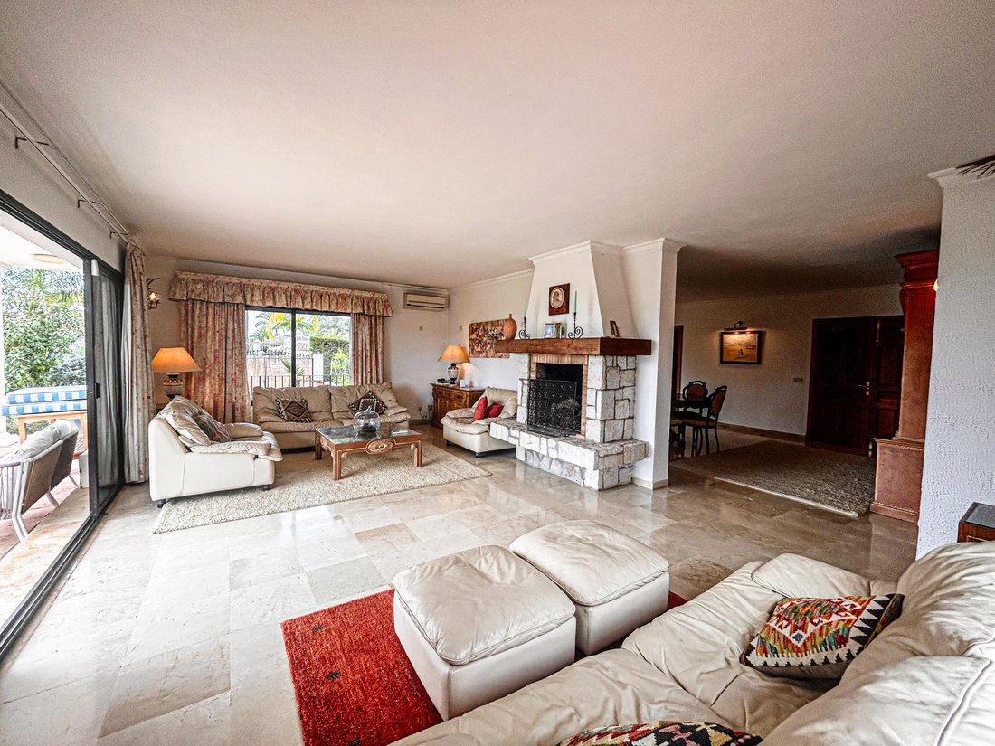 Villa in Elviria-Cabopino, Marbella, Spain 5 - 15611960