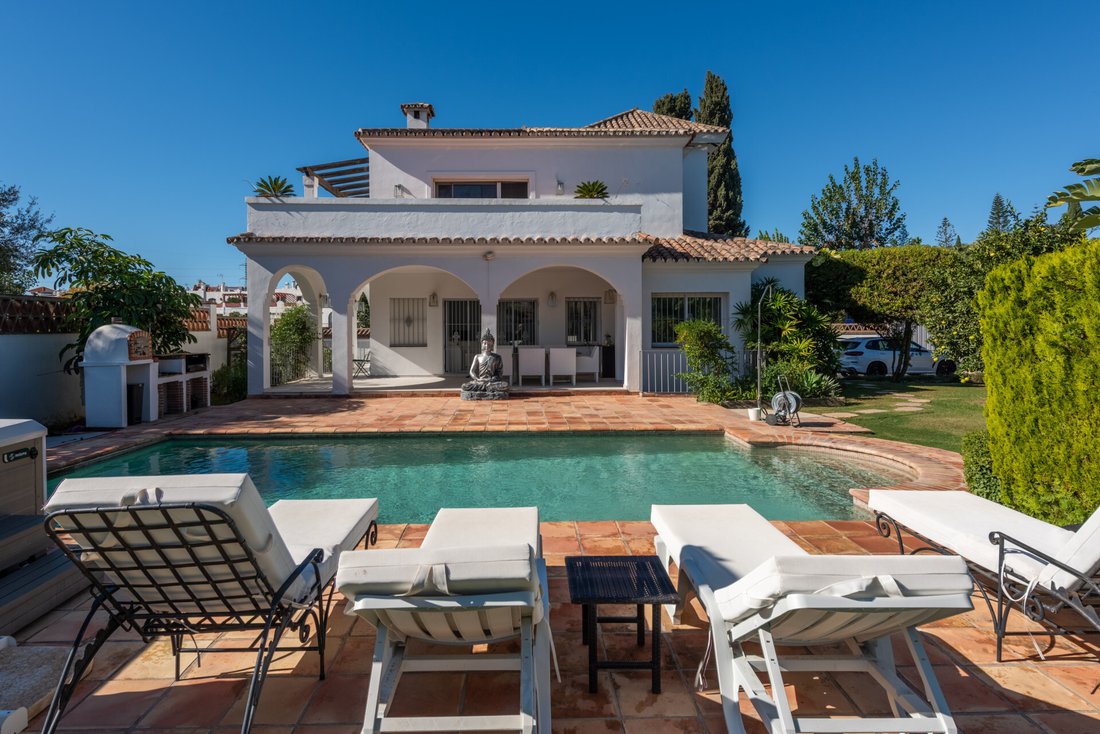 Villa in Bel-Air, Estepona, Andalusia 2 - 15611072