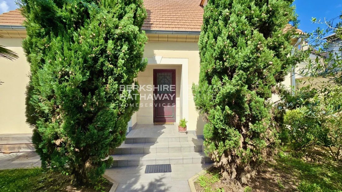 Villa in Drancy Centre, Drancy, France 2 - 15609393