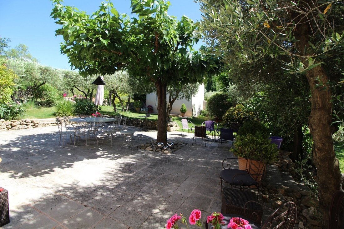 Villa in Brignoles, Provence-Alpes-Côte d'Azur, Frankreich 3 - 15606947