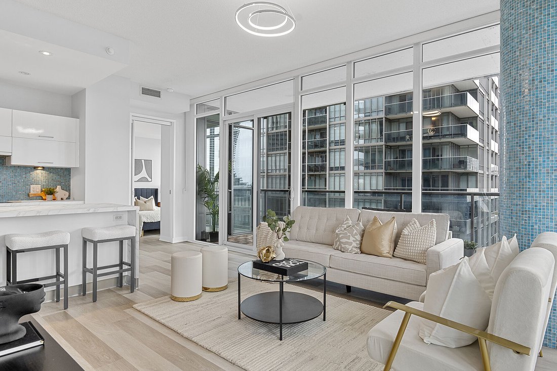 Condo in Toronto, Ontario, Canada 1 - 15616476