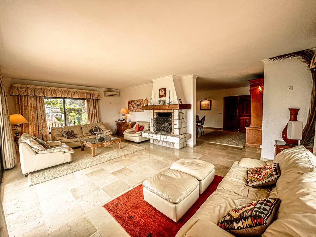 Villa in Elviria-Cabopino, Marbella, Spain 4 - 15611960