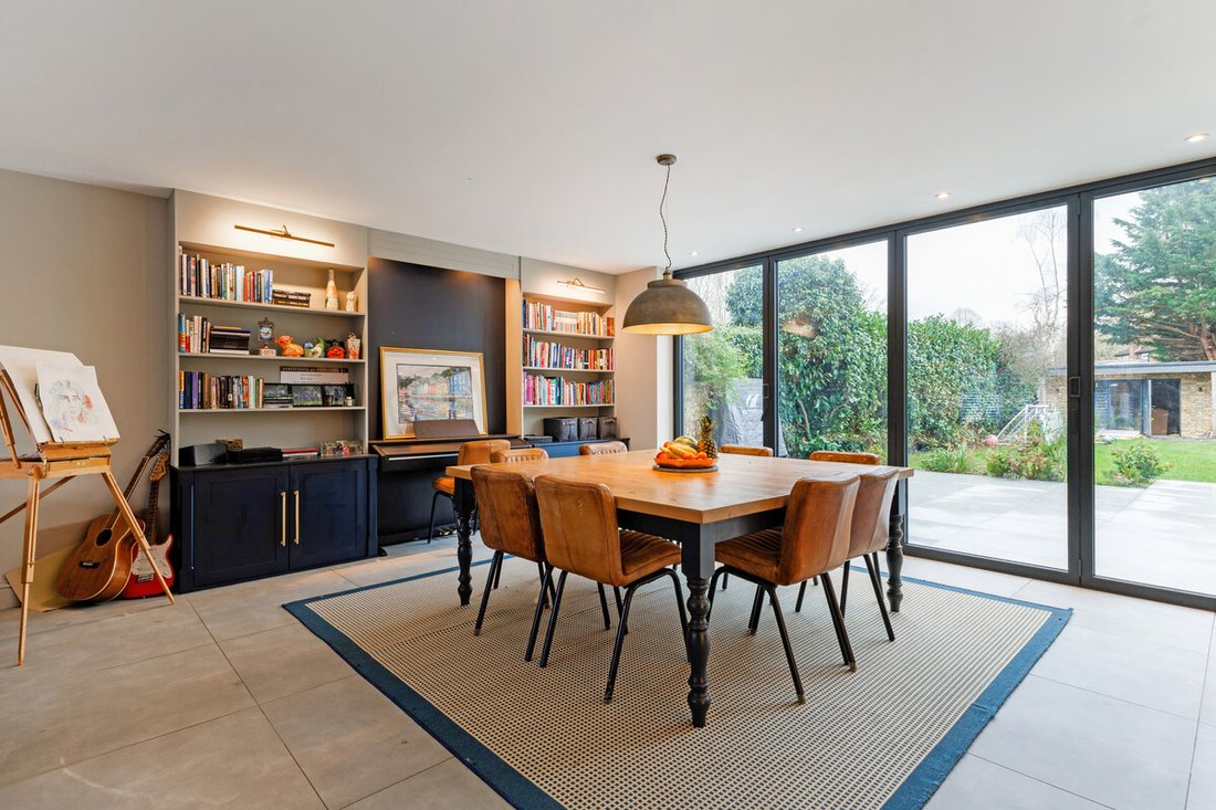House in Datchet, England 4 - 15608659