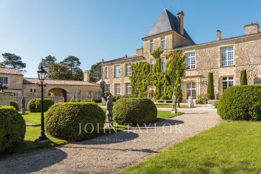 Castle in Grand Parc-Chartrons-Paul Doumer, Bordeaux, France 2 - 15617070
