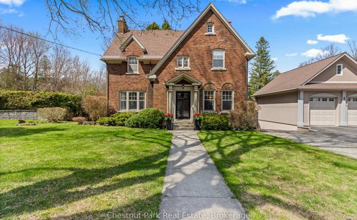 House in Owen Sound, Ontario, Canada 1