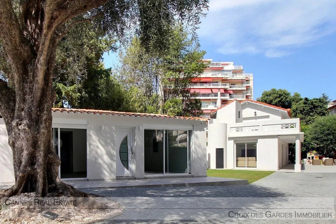 Villa à Côte d'Azur, Provence-Alpes-Côte d'Azur, France 2 - 14695535