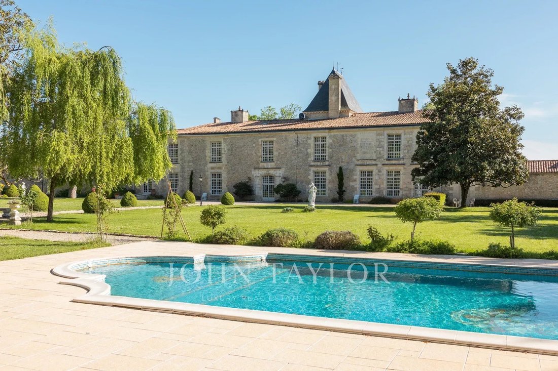 Castle in Grand Parc-Chartrons-Paul Doumer, Bordeaux, France 4 - 15617070