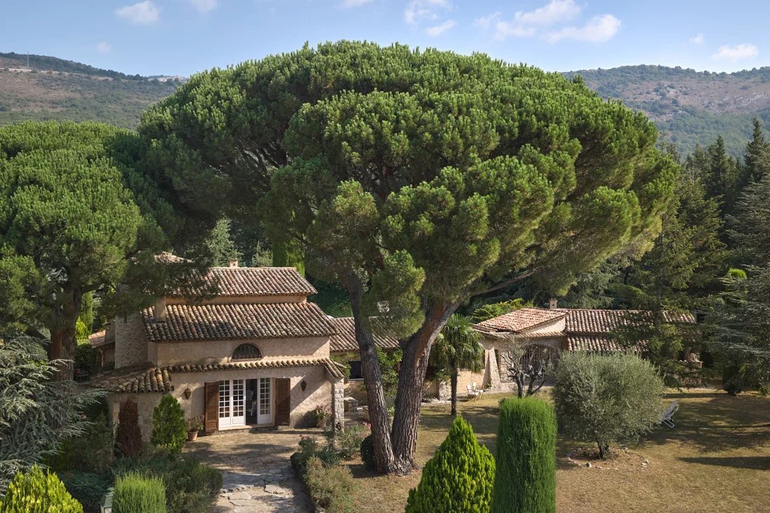 Estate in Saint-Vallier-de-Thiey, Provence-Alpes-Côte d'Azur, France 2 - 14574327