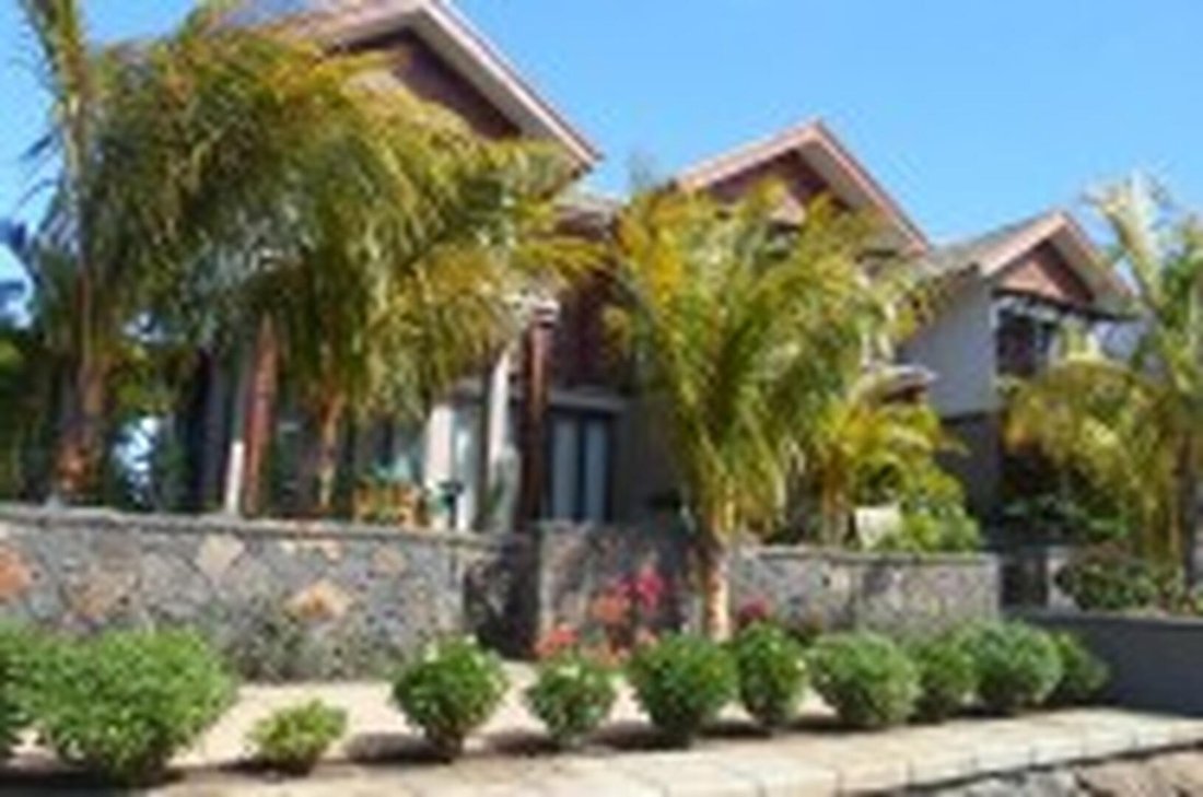 Villa in Black River, Rivière Noire District, Mauritius 1 - 15607006