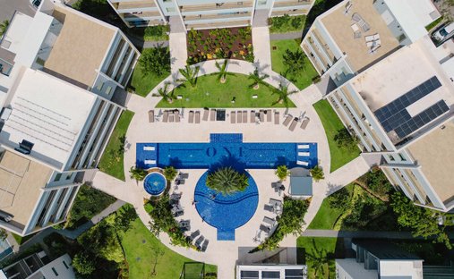 Condo in West Bay, West Bay, Cayman Islands 1