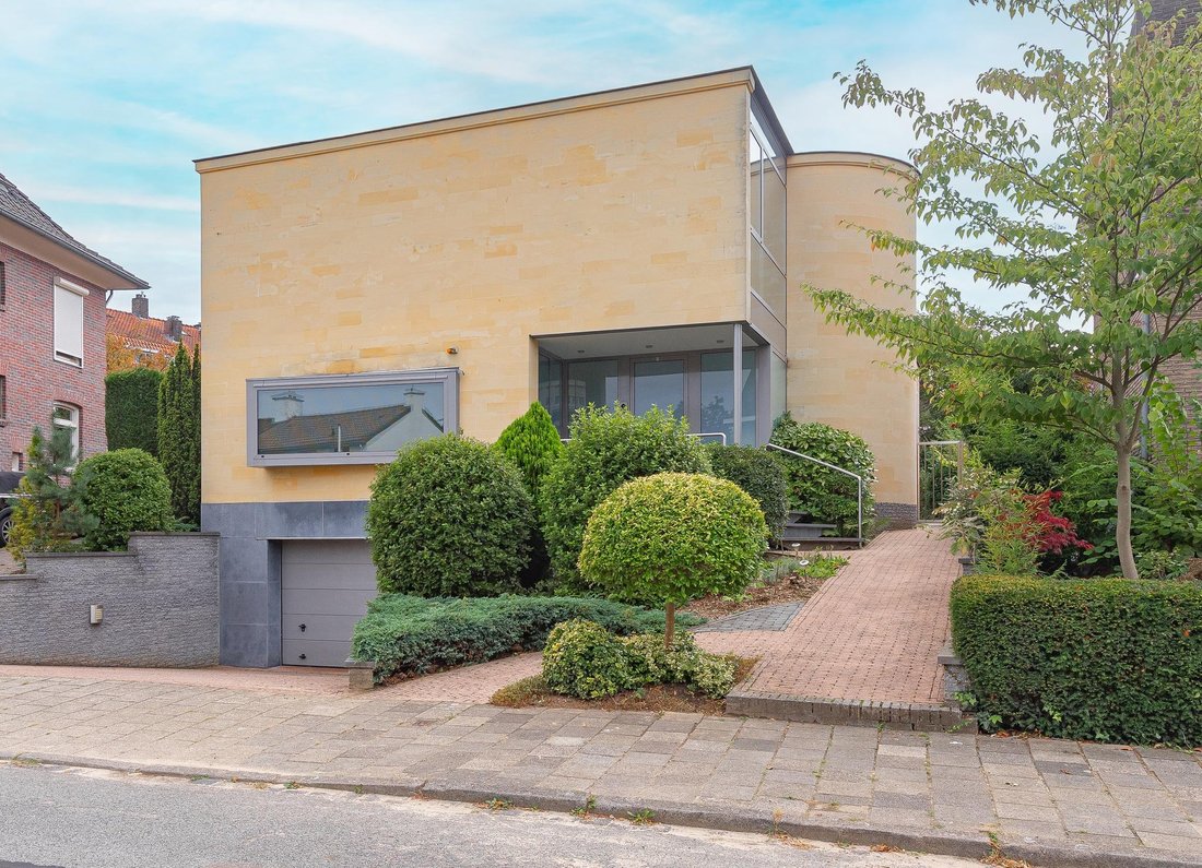 Villa in Heerlen, Limburg, Netherlands 2 - 15611959