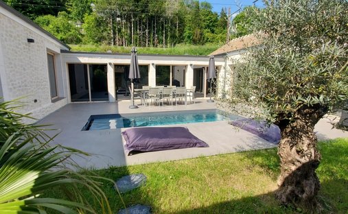 House in Fontaine-le-Port, Ile-de-France, France 1