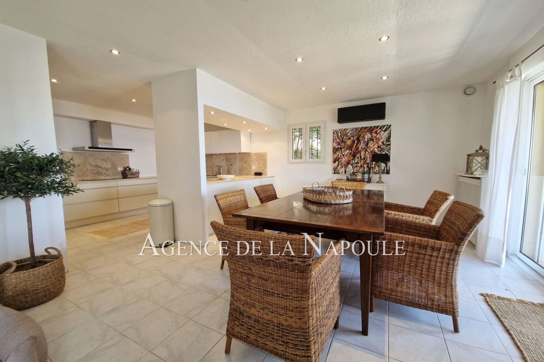 Villa in Théoule-sur-Mer, Provence-Alpes-Côte d'Azur, France 3 - 15608293