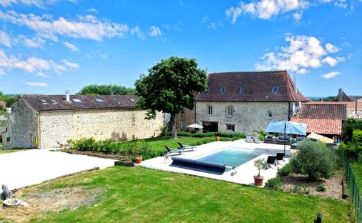 House in Issigeac, Nouvelle-Aquitaine, France 1