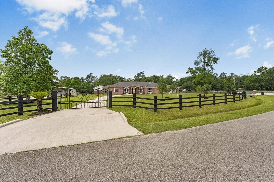 House in Pinehurst, Texas, United States 5 - 15563652