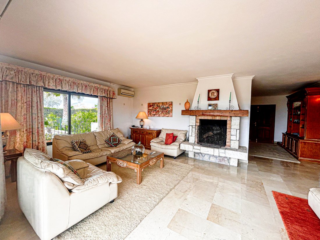 Villa in Elviria-Cabopino, Marbella, Spain 3 - 15611960