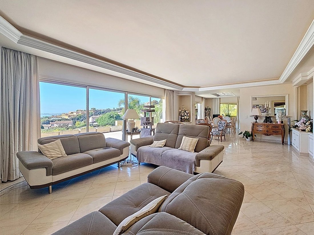 Estate in Val Fleuri-Montaleigne, Cagnes-sur-Mer, France 2 - 15617879
